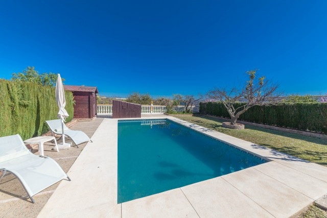 3 Bed Townhouse for sale in El Padron Costa Del Sol, Málaga, Spain
