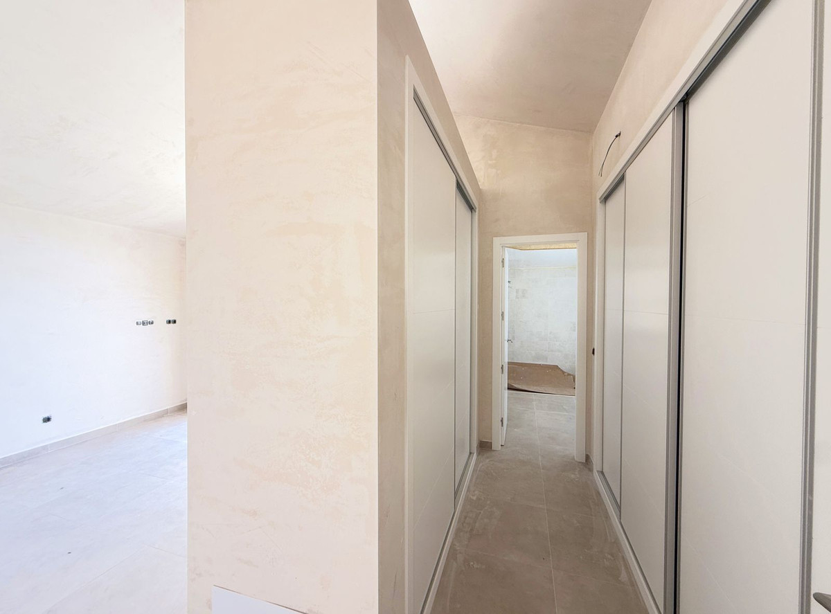 2 Bed Townhouse for sale in Estepona Costa Del Sol, Málaga, Spain
