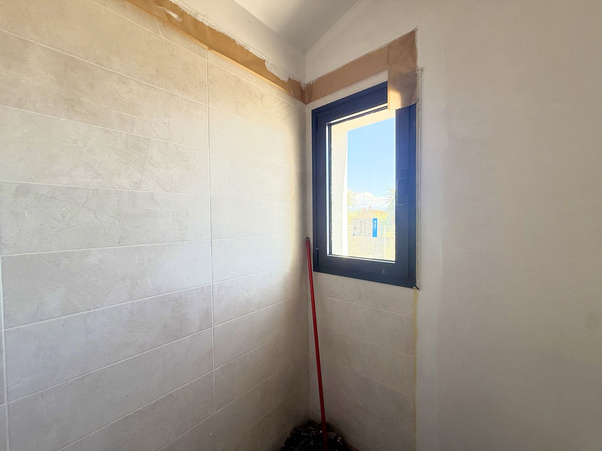 2 Bed Townhouse for sale in Estepona Costa Del Sol, Málaga, Spain