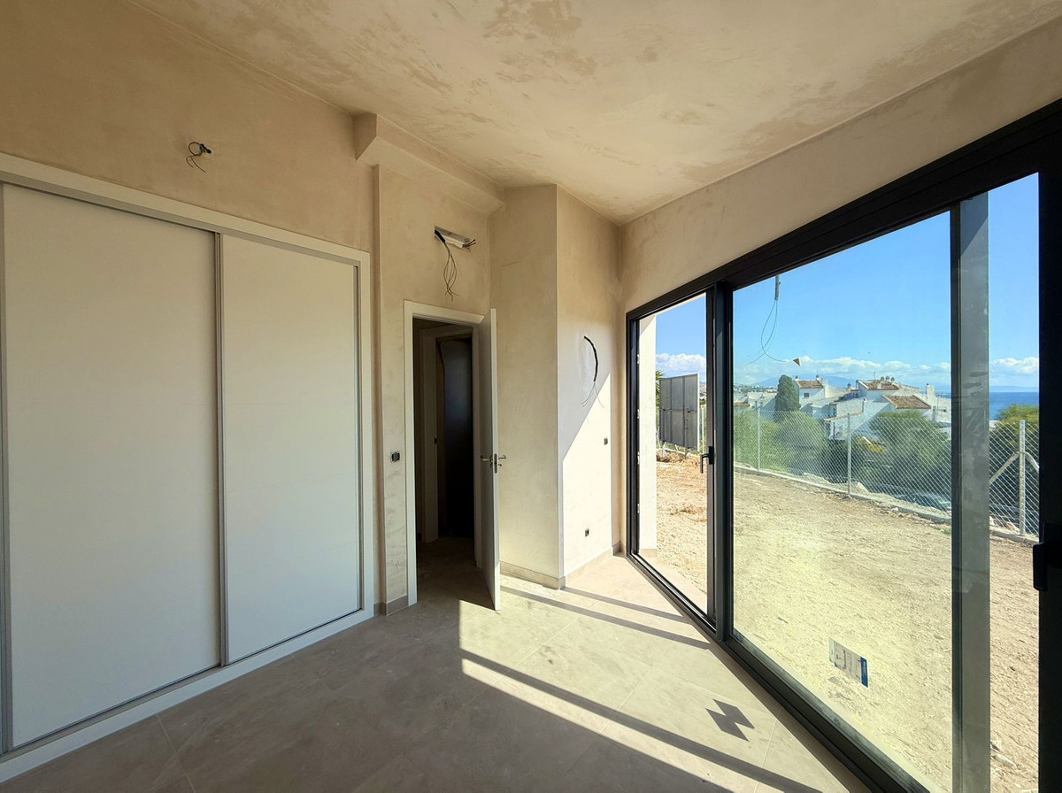 2 Bed Townhouse for sale in Estepona Costa Del Sol, Málaga, Spain