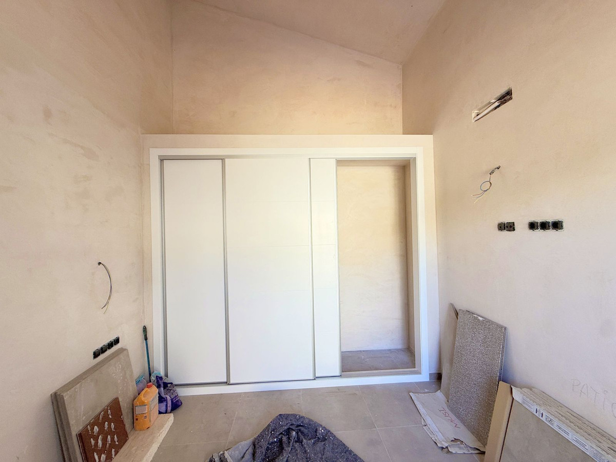 2 Bed Townhouse for sale in Estepona Costa Del Sol, Málaga, Spain