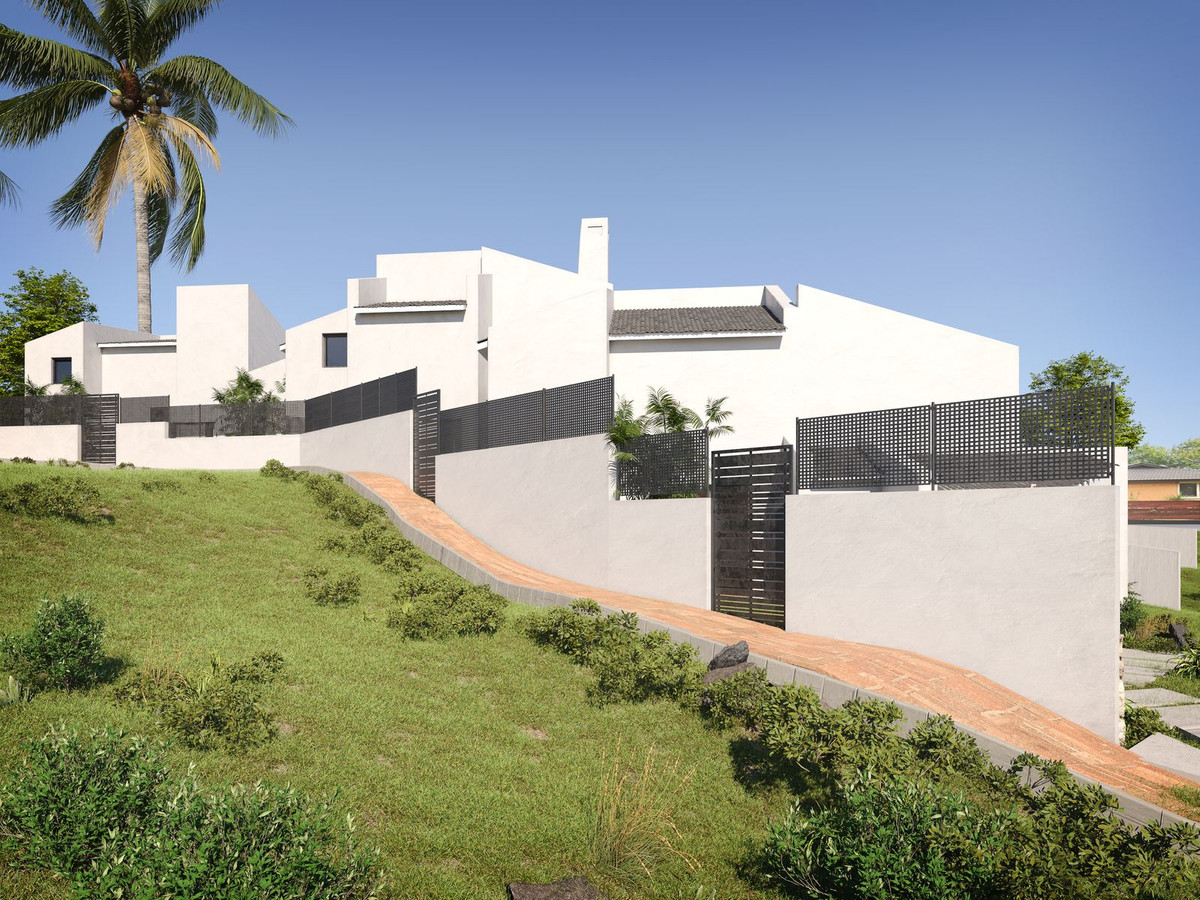 2 Bed Townhouse for sale in Estepona Costa Del Sol, Málaga, Spain