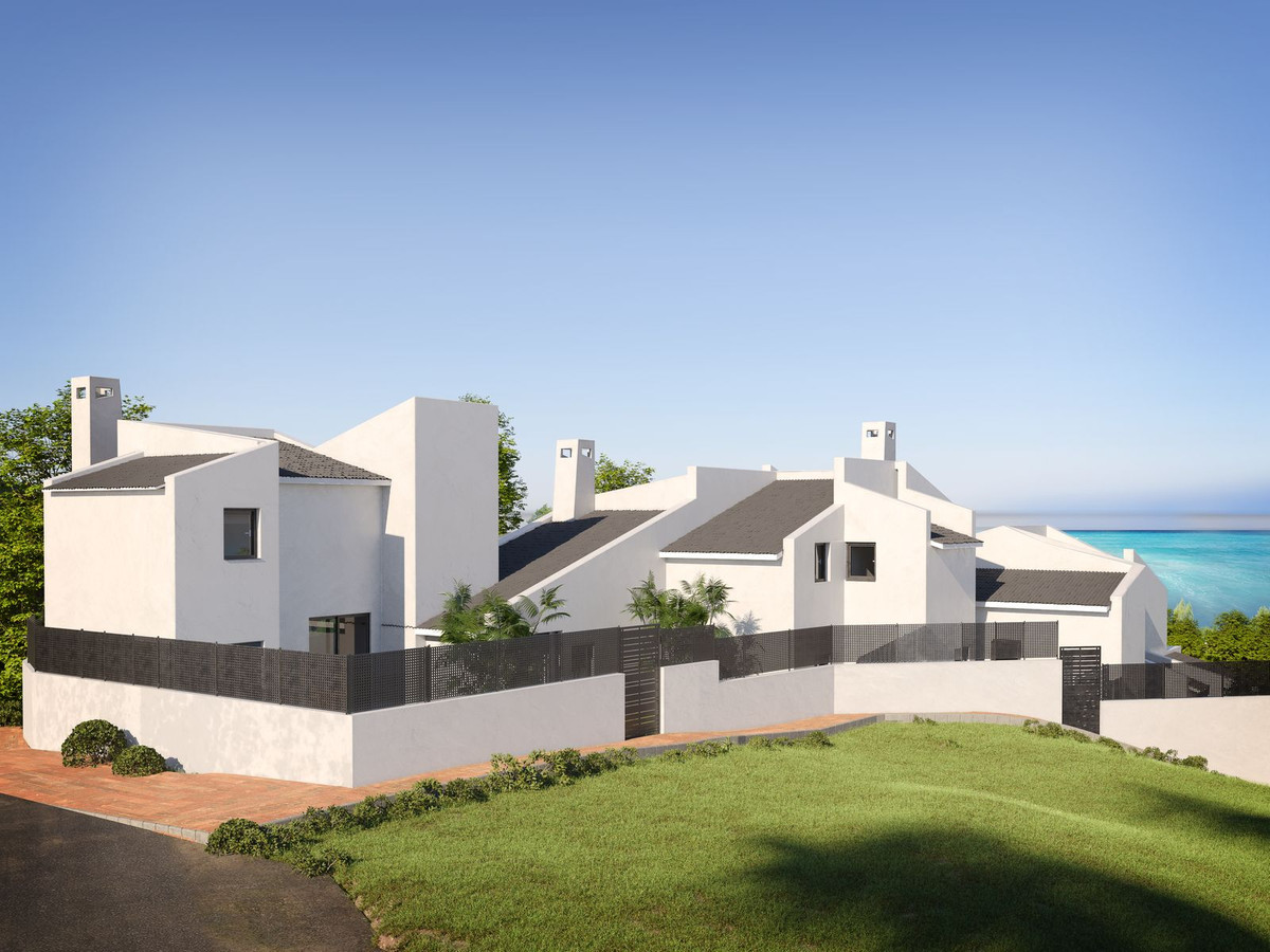 2 Bed Townhouse for sale in Estepona Costa Del Sol, Málaga, Spain