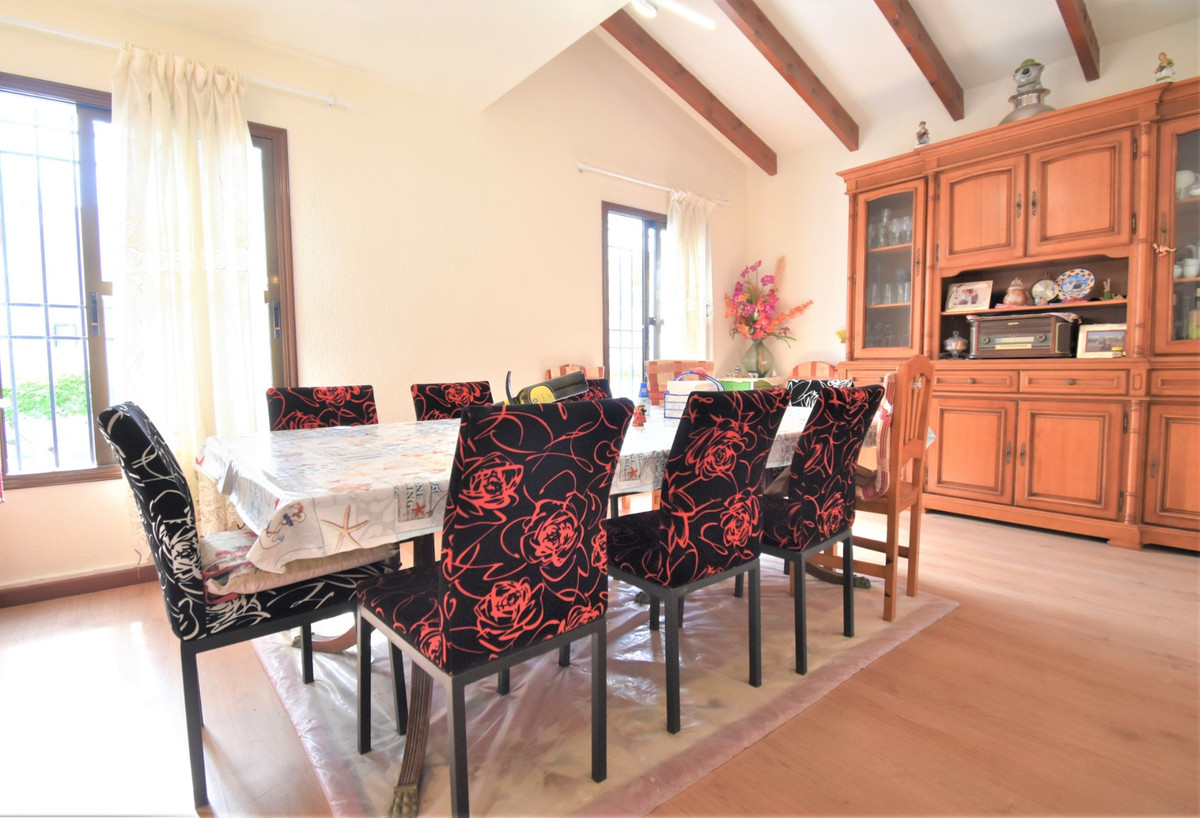 Se vende Villa - Chalet de 4 dormitorios en Costa Blanca, Alicante, España