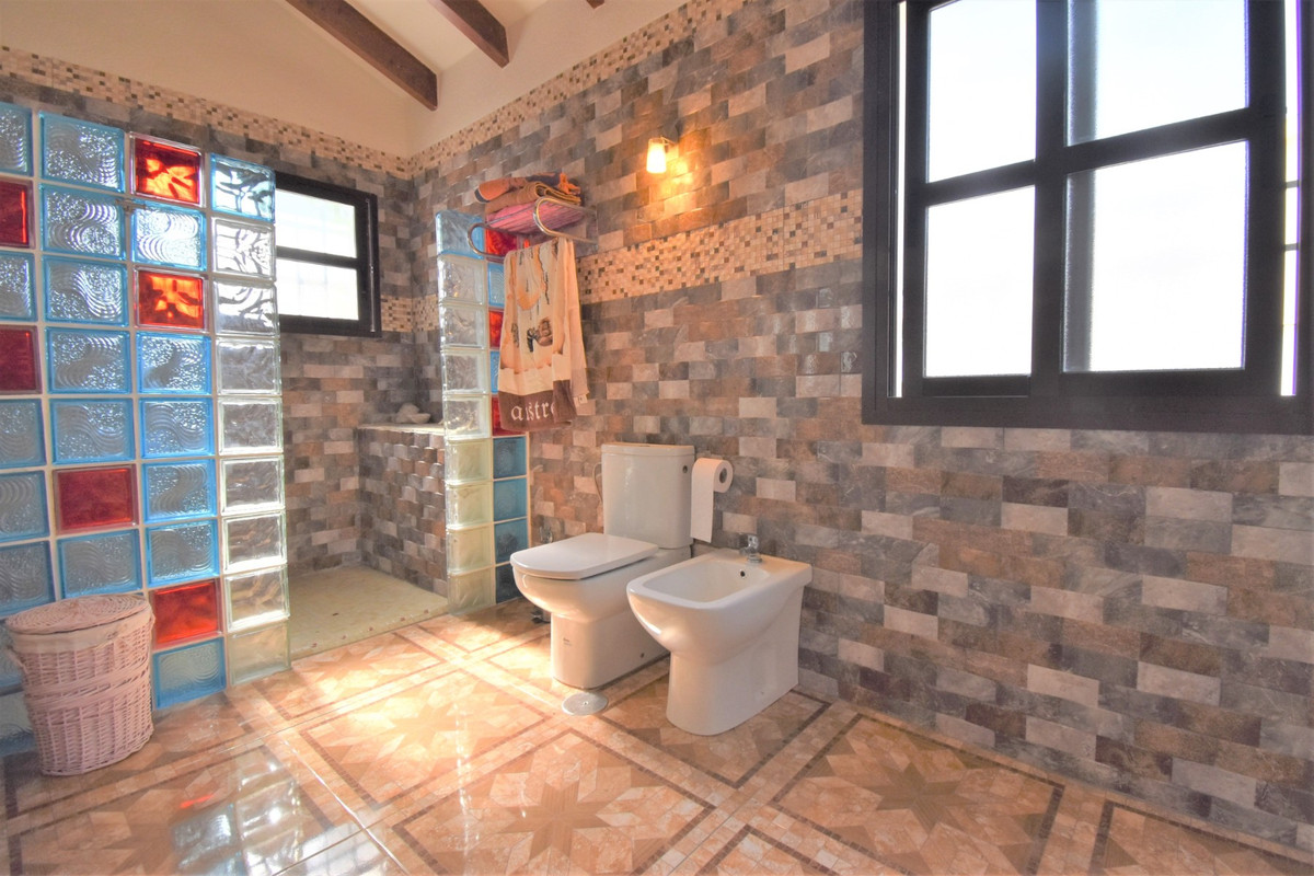 Se vende Villa - Chalet de 4 dormitorios en Costa Blanca, Alicante, España