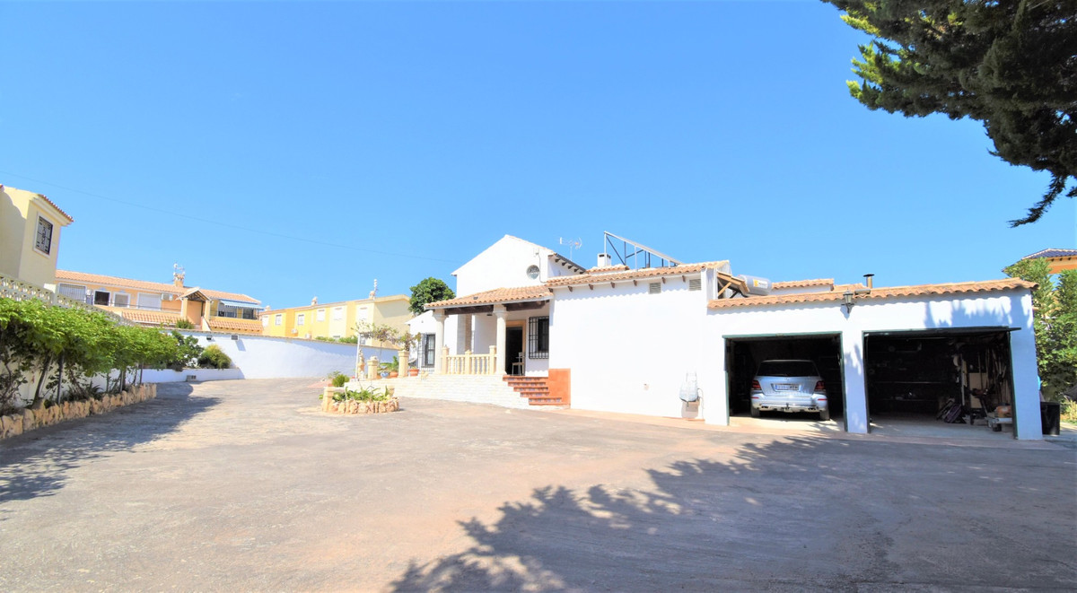 Se vende Villa - Chalet de 4 dormitorios en Costa Blanca, Alicante, España