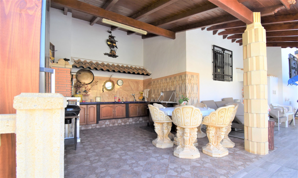 Se vende Villa - Chalet de 4 dormitorios en Costa Blanca, Alicante, España