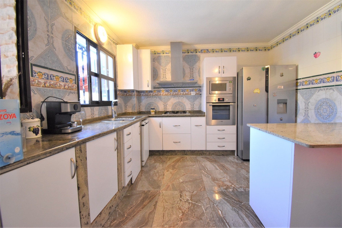 Se vende Villa - Chalet de 4 dormitorios en Costa Blanca, Alicante, España