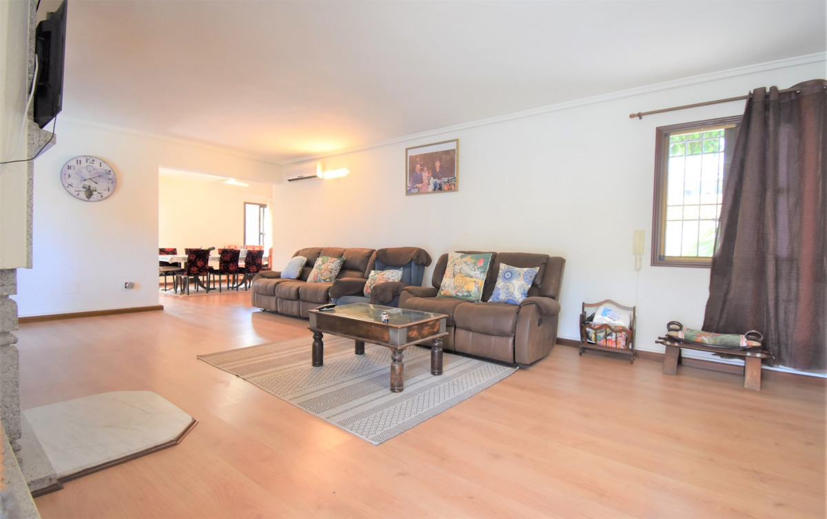 Se vende Villa - Chalet de 4 dormitorios en Costa Blanca, Alicante, España