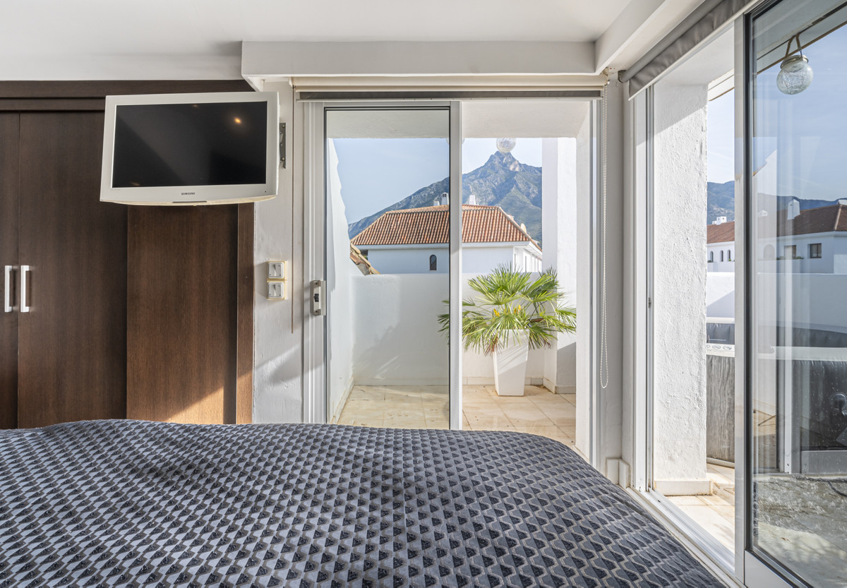 2 Bed Apartment for sale in The Golden Mile Costa Del Sol, Málaga, Spain