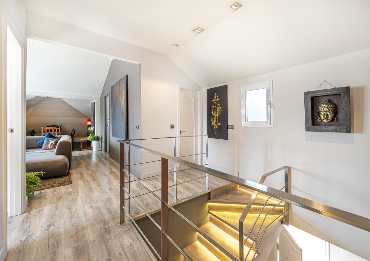 2 Bed Apartment for sale in The Golden Mile Costa Del Sol, Málaga, Spain