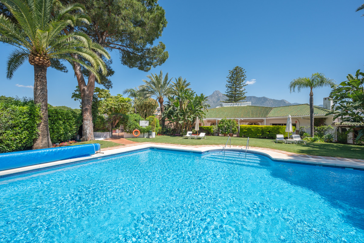 2 Bed Apartment for sale in The Golden Mile Costa Del Sol, Málaga, Spain