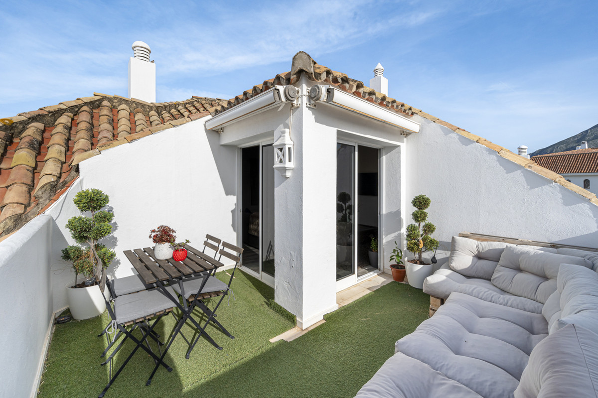 2 Bed Apartment for sale in The Golden Mile Costa Del Sol, Málaga, Spain