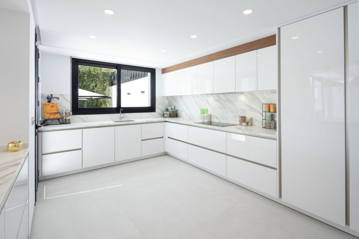 6 Bed Plots for sale in New Golden Mile Costa Del Sol, Málaga, Spain