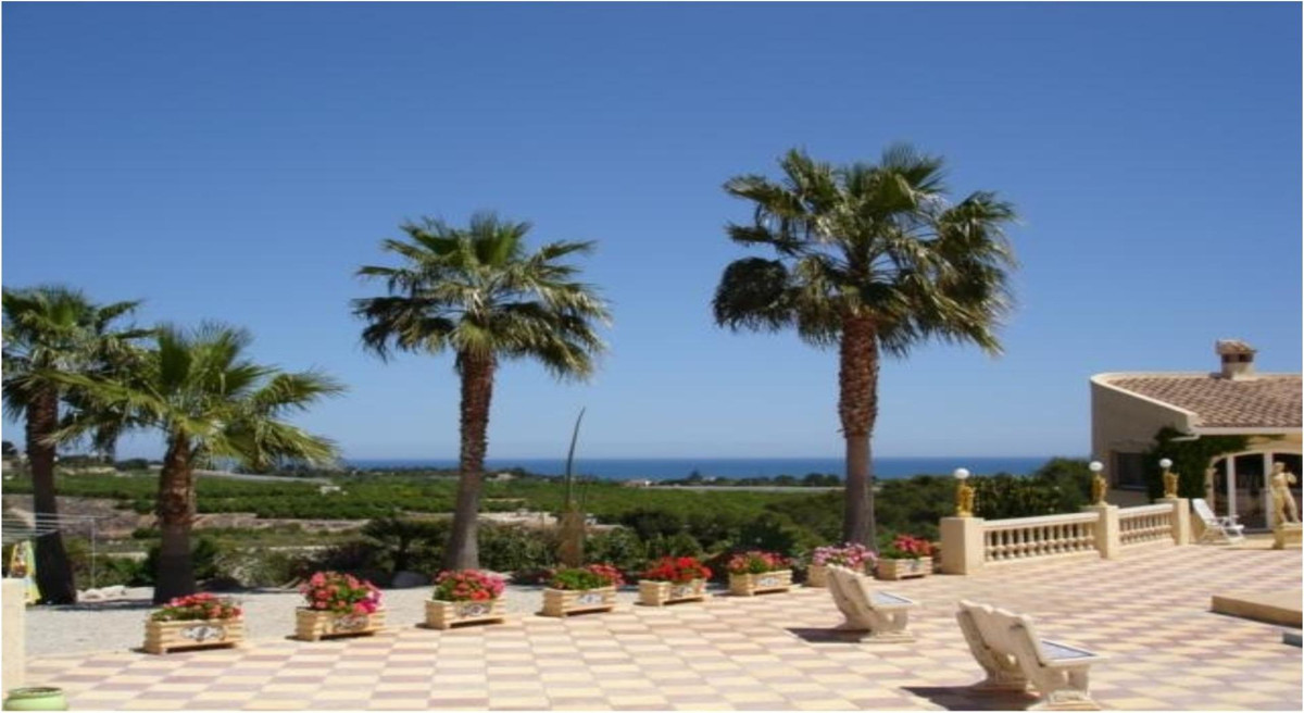 1 Bed Townhouse for sale in Lalfás Del Pi Costa Blanca, Alicante, Spain
