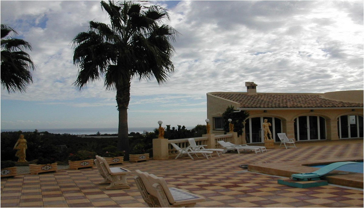 1 Bed Townhouse for sale in Lalfás Del Pi Costa Blanca, Alicante, Spain