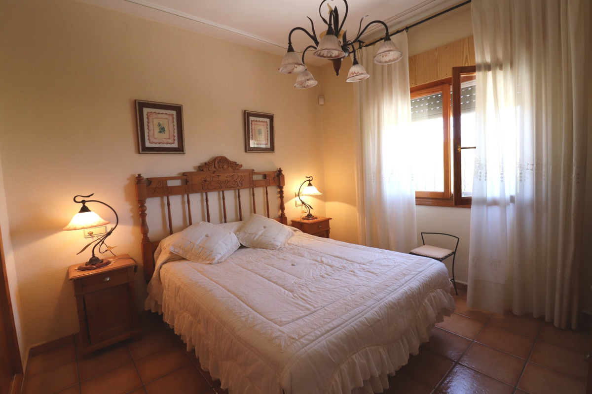 5 Bed Townhouse for sale in Algorfa Costa Blanca, Alicante, Spain