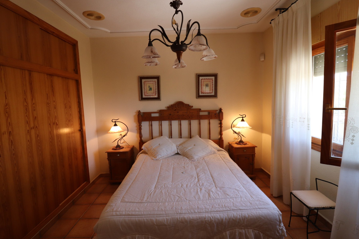 5 Bed Townhouse for sale in Algorfa Costa Blanca, Alicante, Spain