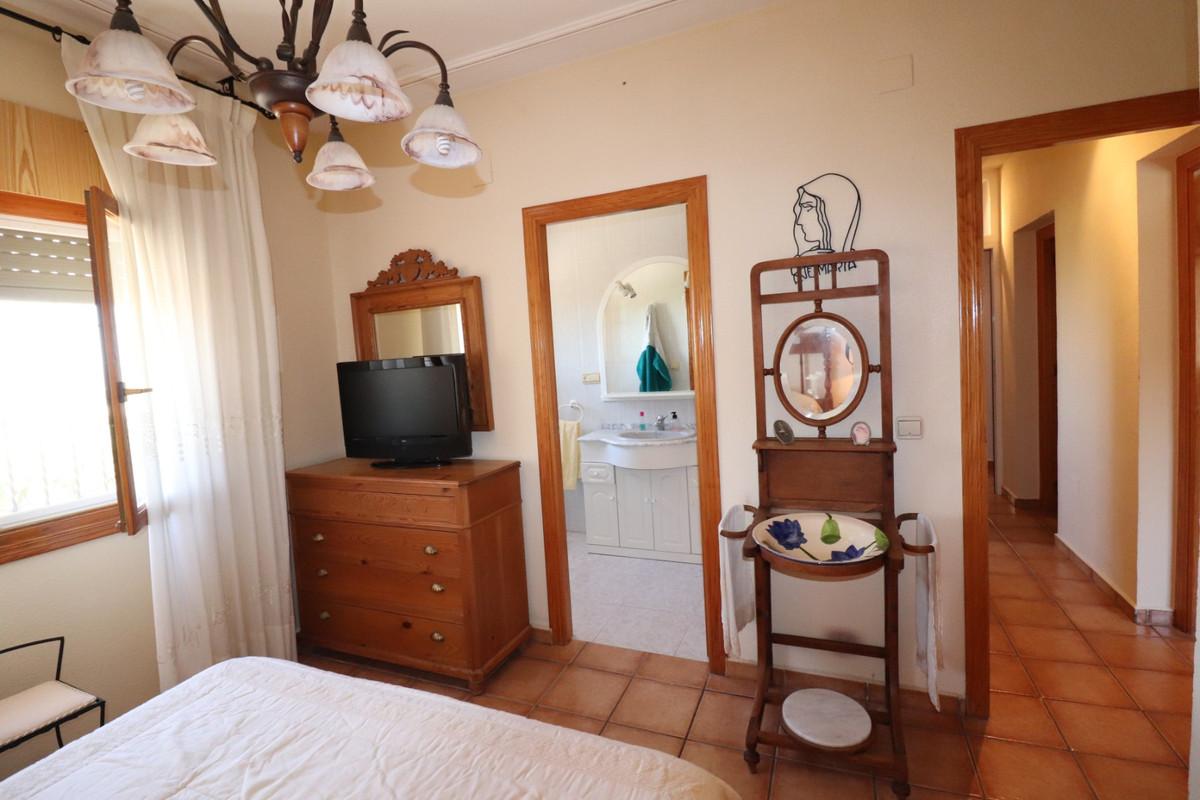 5 Bed Townhouse for sale in Algorfa Costa Blanca, Alicante, Spain