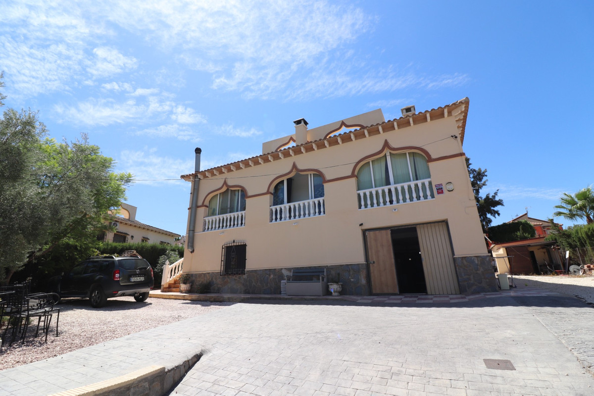 5 Bed Townhouse for sale in Algorfa Costa Blanca, Alicante, Spain
