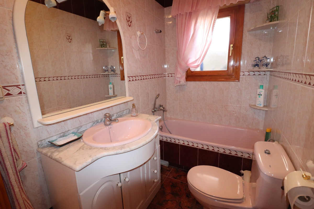 5 Bed Townhouse for sale in Algorfa Costa Blanca, Alicante, Spain