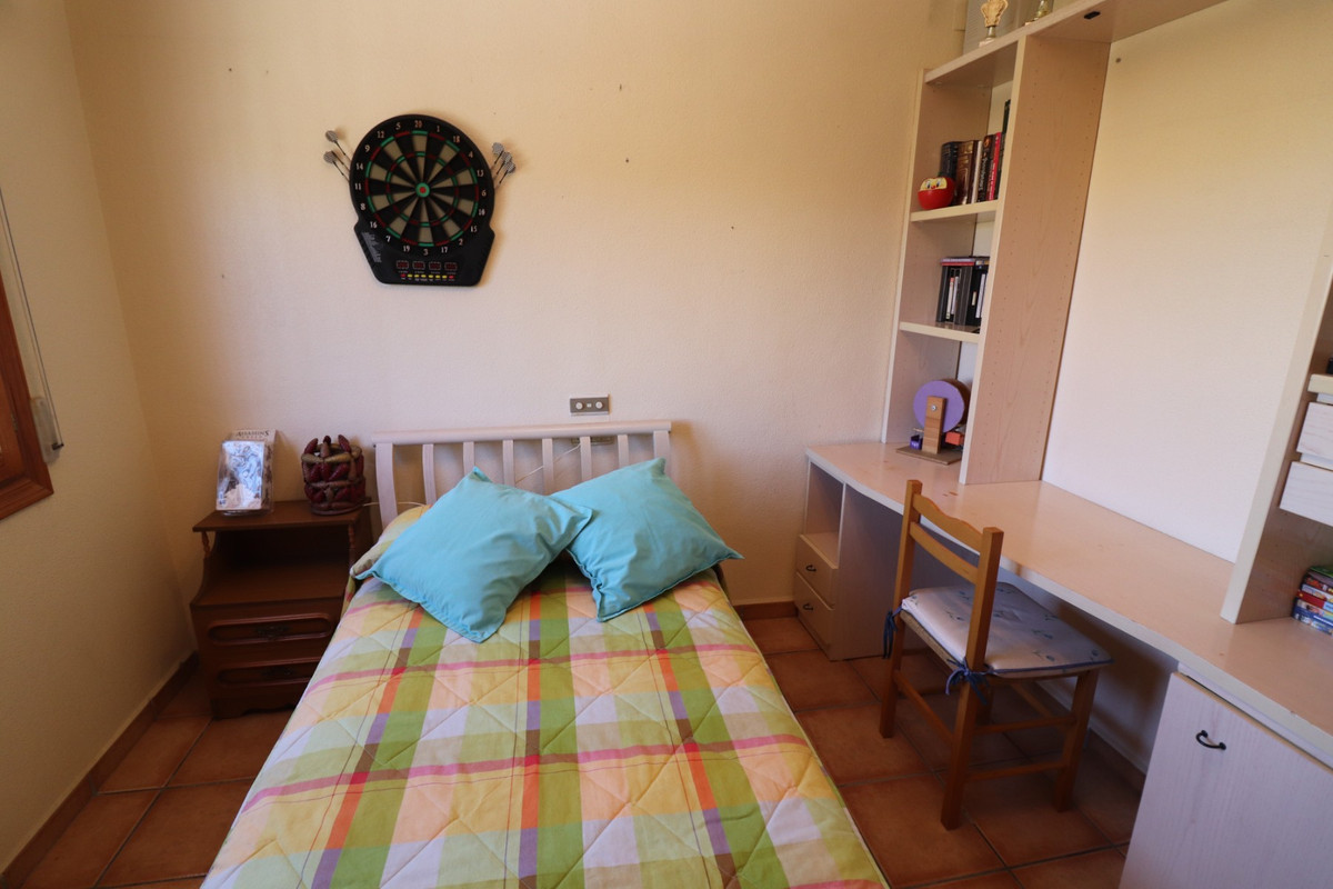 5 Bed Townhouse for sale in Algorfa Costa Blanca, Alicante, Spain