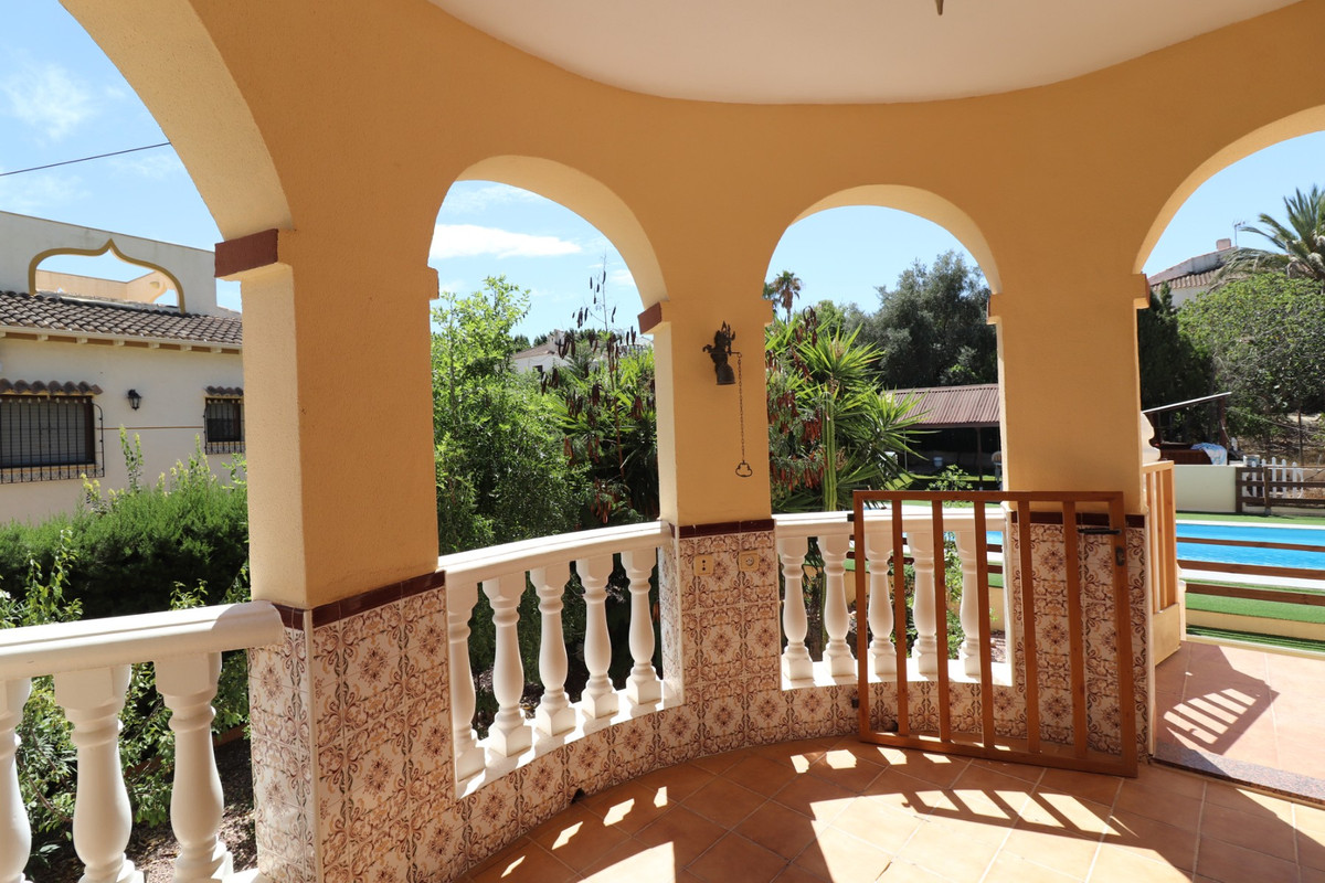 5 Bed Townhouse for sale in Algorfa Costa Blanca, Alicante, Spain