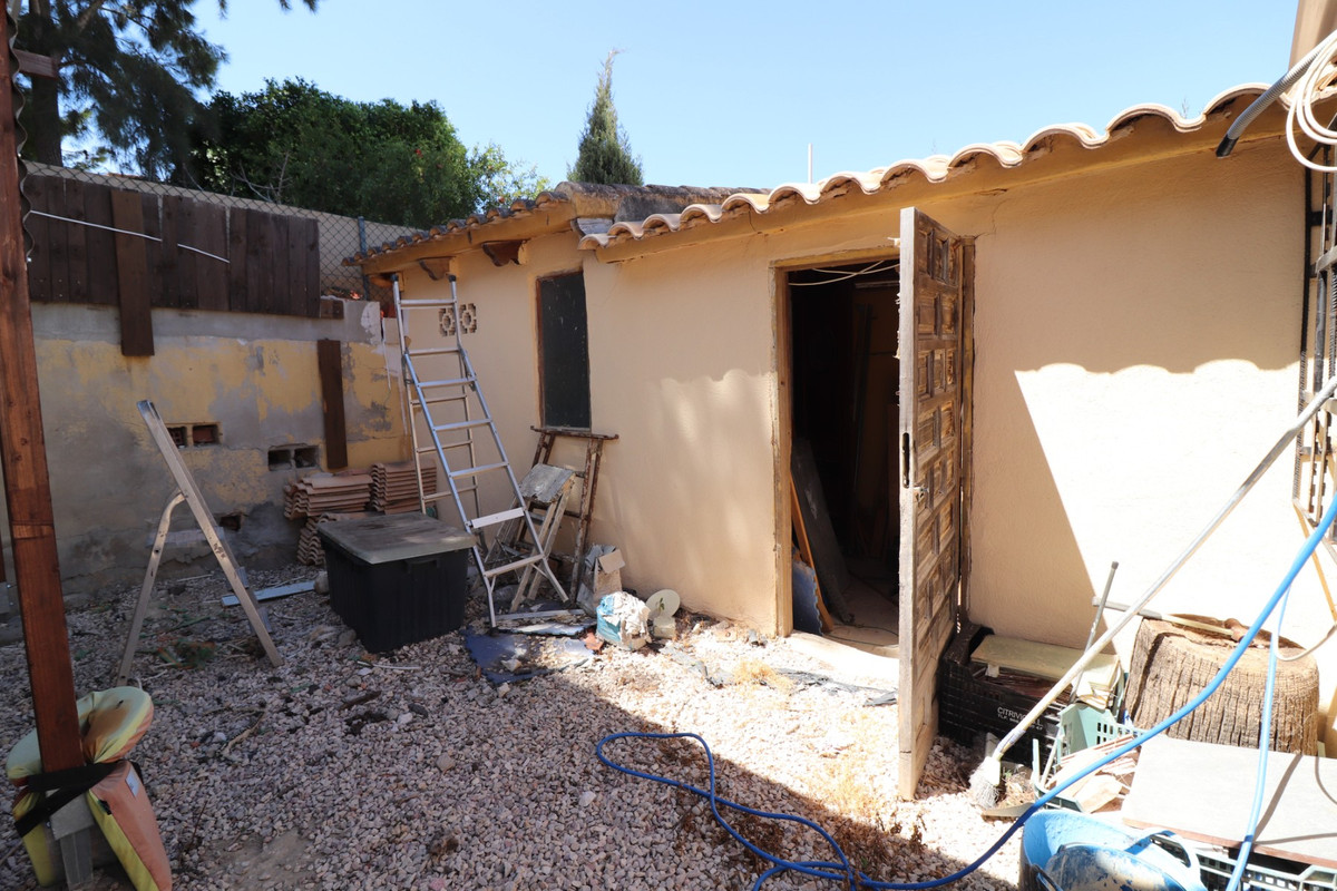 5 Bed Townhouse for sale in Algorfa Costa Blanca, Alicante, Spain