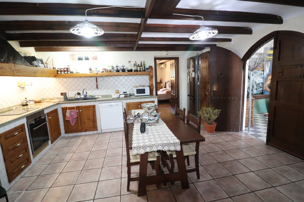 5 Bed Townhouse for sale in Algorfa Costa Blanca, Alicante, Spain