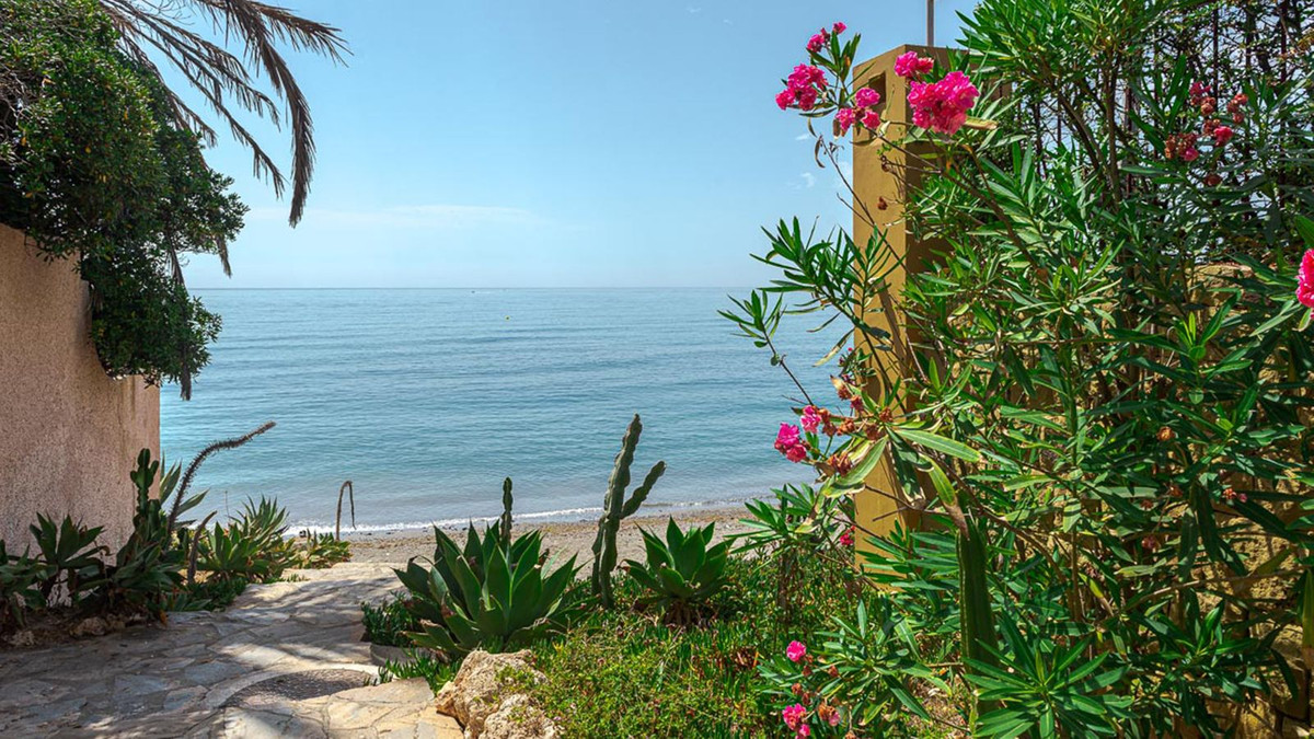 4 Bed Townhouse for sale in New Golden Mile Costa Del Sol, Málaga, Spain
