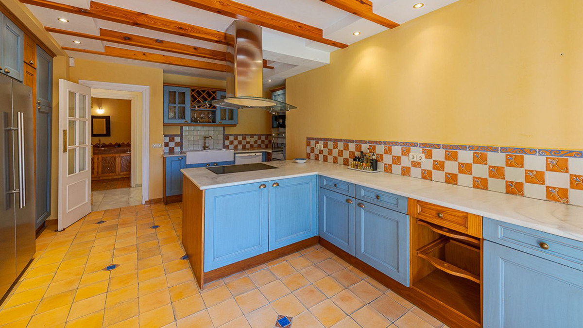 4 Bed Townhouse for sale in New Golden Mile Costa Del Sol, Málaga, Spain