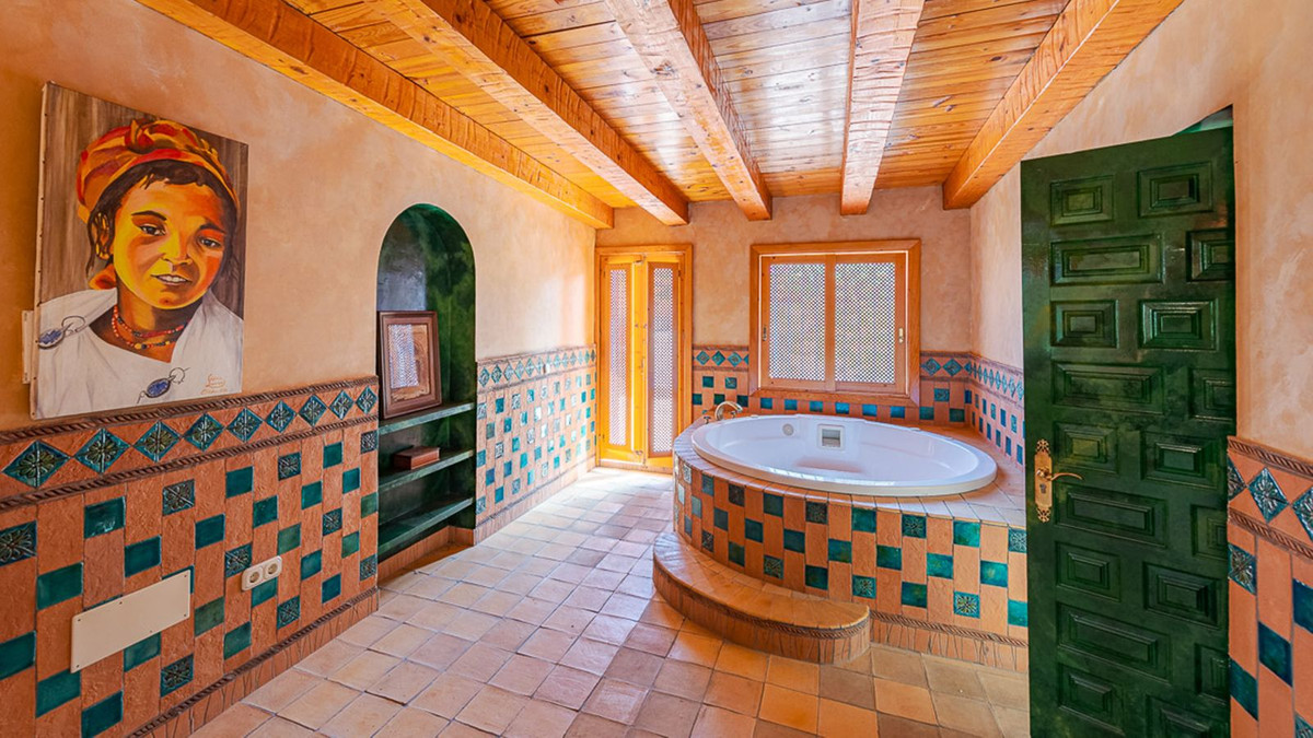 4 Bed Townhouse for sale in New Golden Mile Costa Del Sol, Málaga, Spain