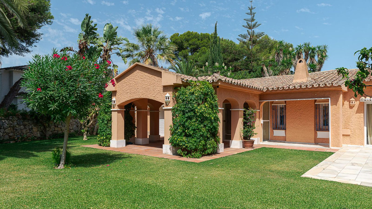 4 Bed Townhouse for sale in New Golden Mile Costa Del Sol, Málaga, Spain