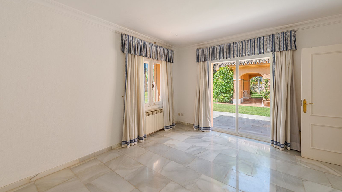 4 Bed Townhouse for sale in New Golden Mile Costa Del Sol, Málaga, Spain