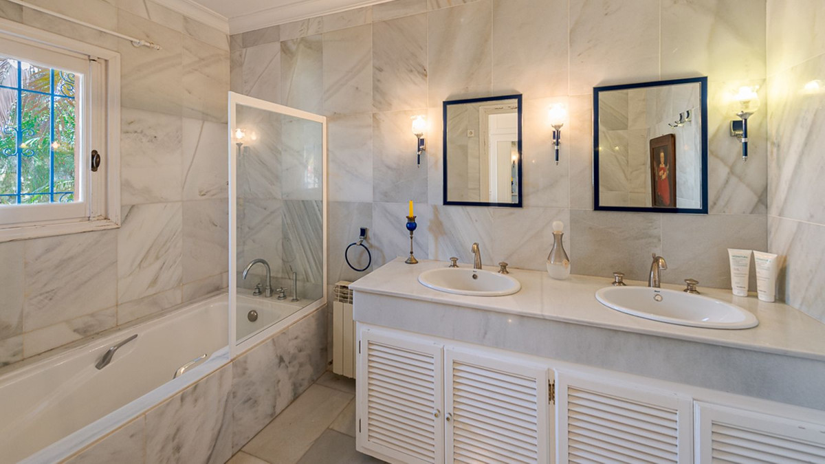 4 Bed Townhouse for sale in New Golden Mile Costa Del Sol, Málaga, Spain