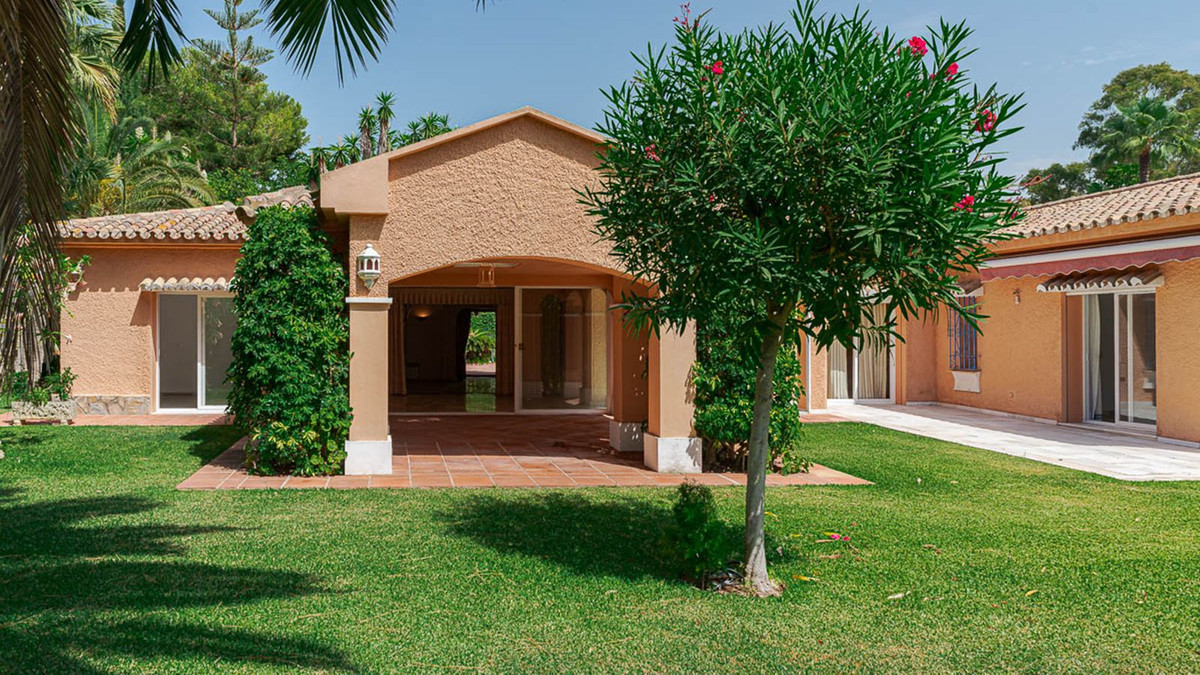4 Bed Townhouse for sale in New Golden Mile Costa Del Sol, Málaga, Spain