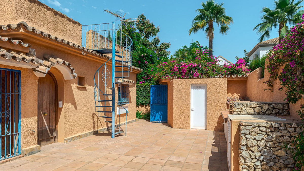 4 Bed Townhouse for sale in New Golden Mile Costa Del Sol, Málaga, Spain
