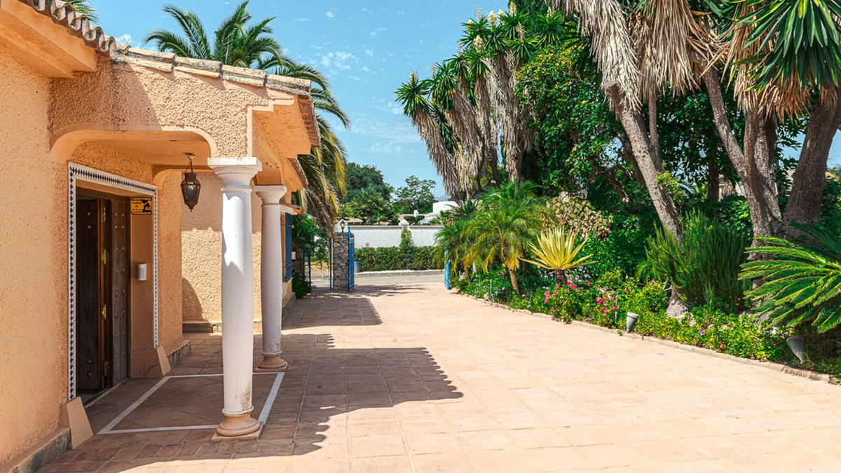 4 Bed Townhouse for sale in New Golden Mile Costa Del Sol, Málaga, Spain