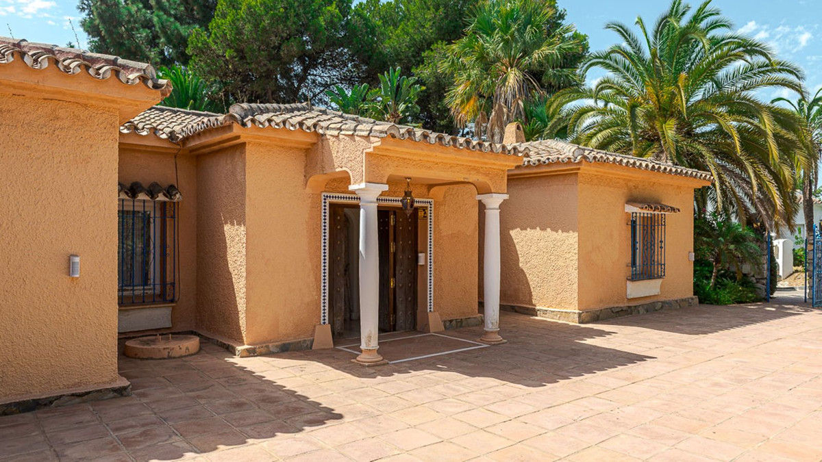 4 Bed Townhouse for sale in New Golden Mile Costa Del Sol, Málaga, Spain
