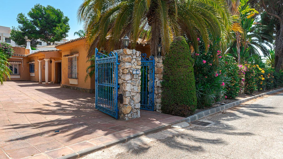 4 Bed Townhouse for sale in New Golden Mile Costa Del Sol, Málaga, Spain