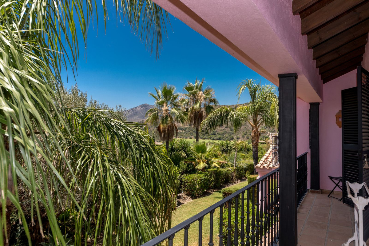 5 Bed Townhouse for sale in Benahavís Costa Del Sol, Málaga, Spain