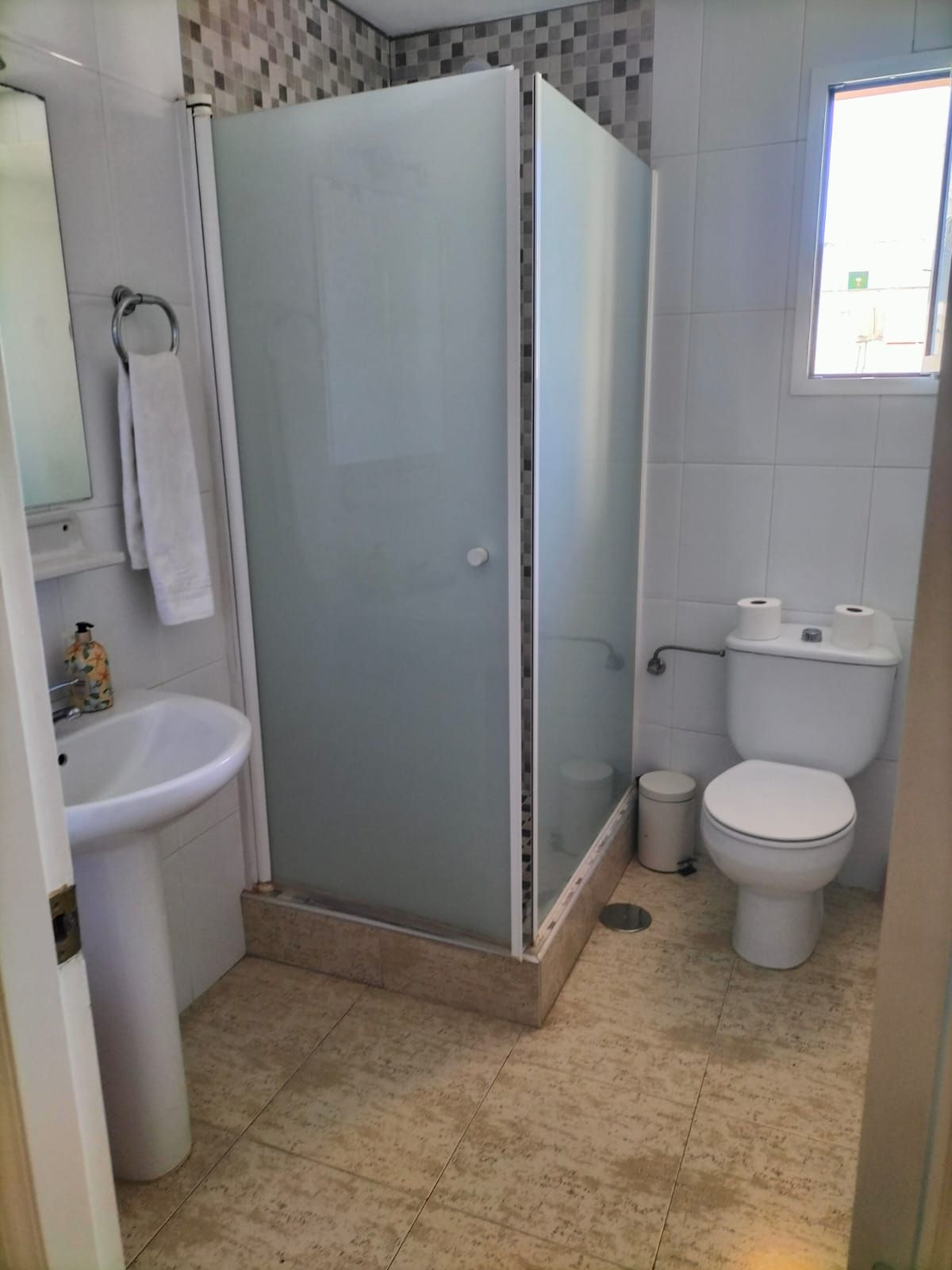 Se vende Hostal de 11 dormitorios en Costa Del Sol, Málaga, España
