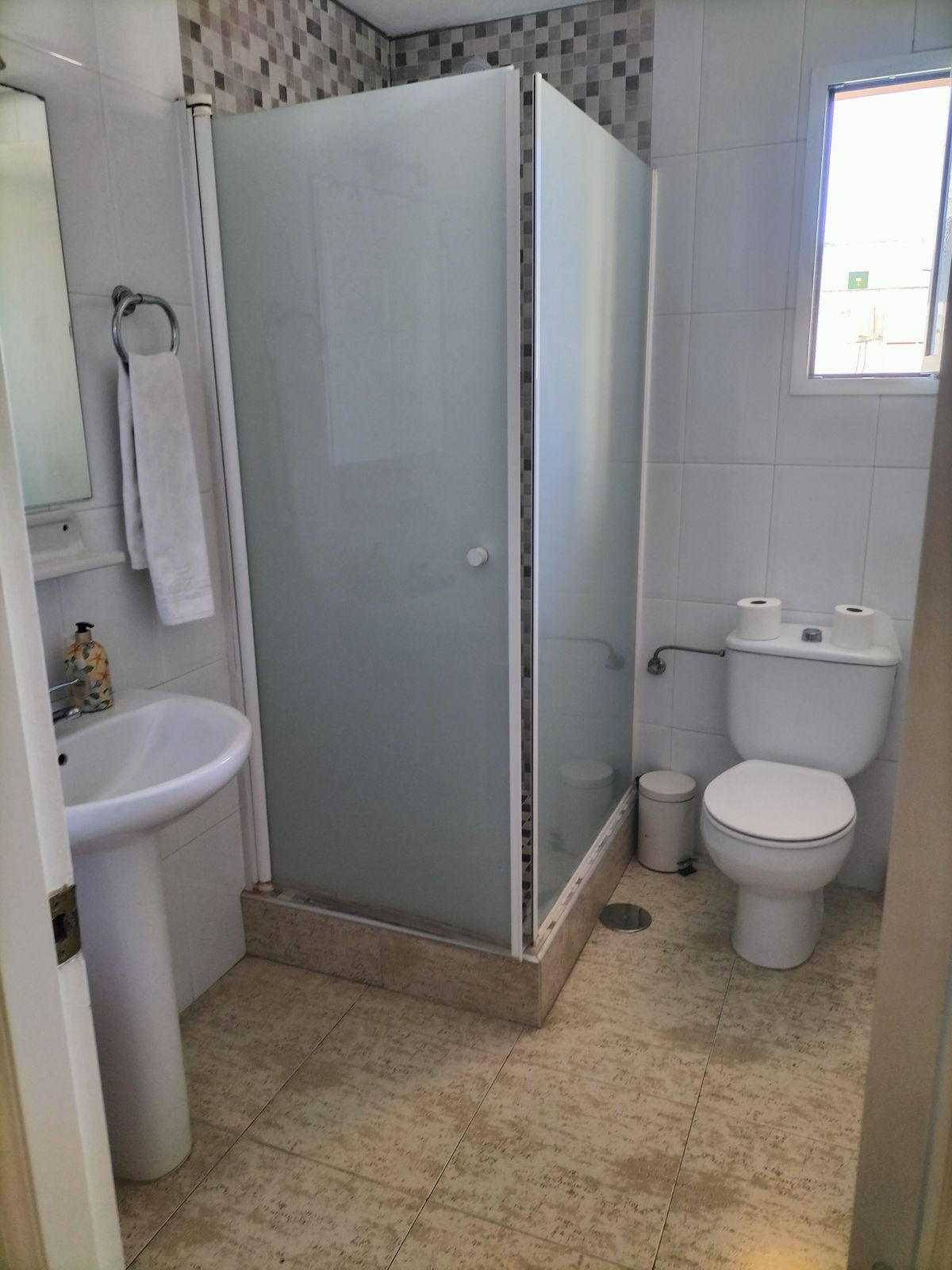 Se vende Hostal de 11 dormitorios en Costa Del Sol, Málaga, España