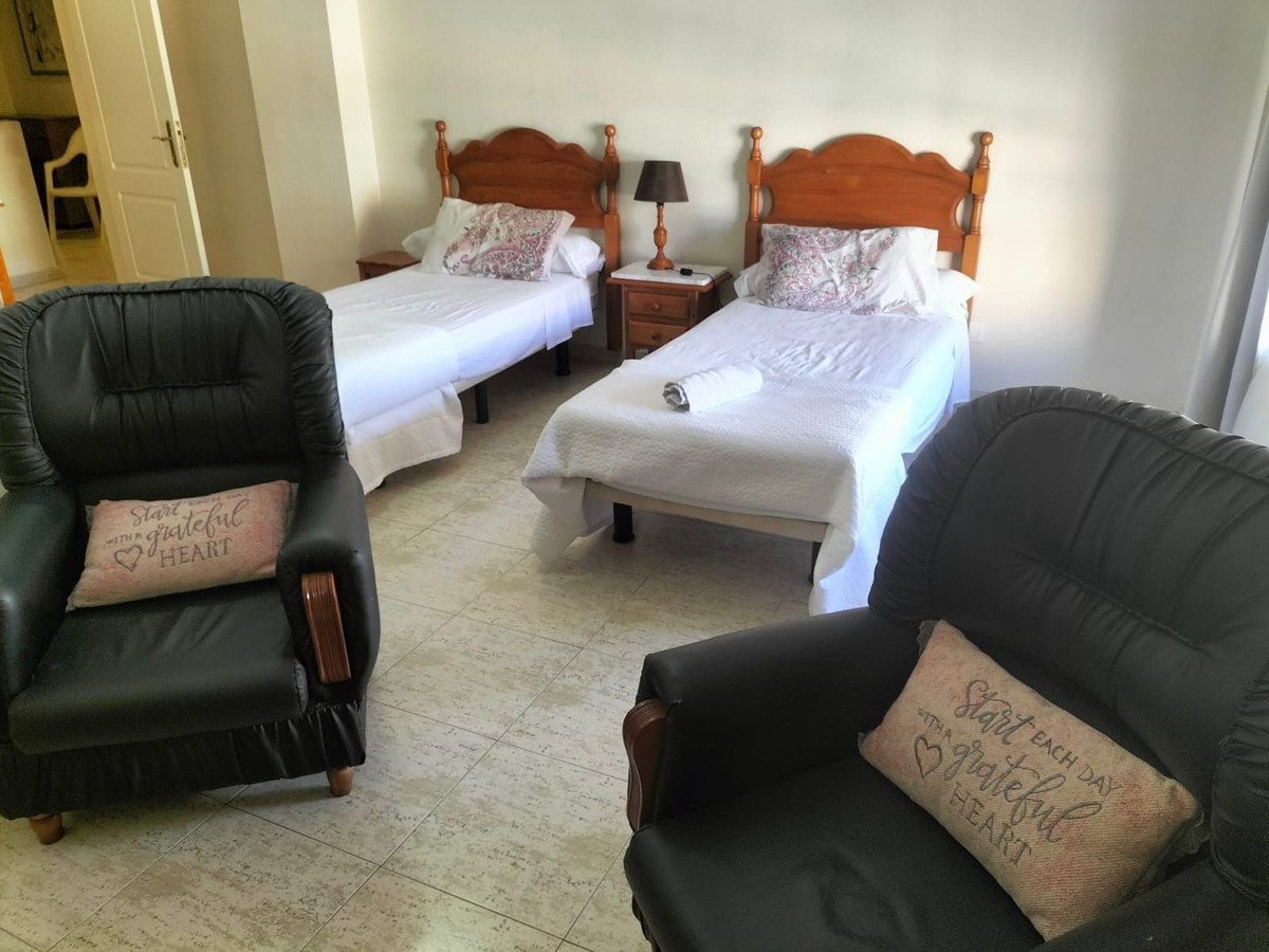 Se vende Hostal de 11 dormitorios en Costa Del Sol, Málaga, España