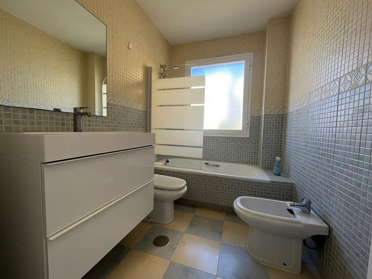 3 Bed Apartment for sale in Estepona Costa Del Sol, Málaga, Spain