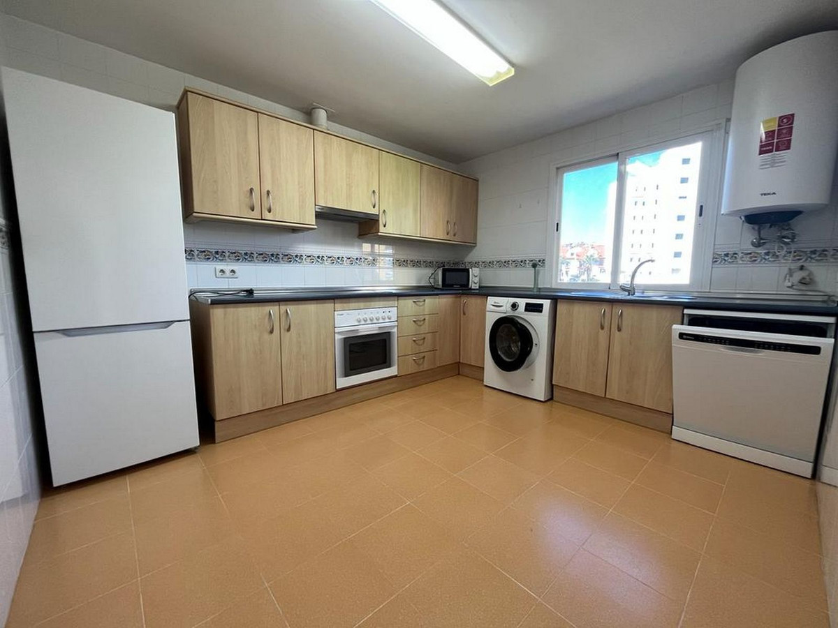 3 Bed Apartment for sale in Estepona Costa Del Sol, Málaga, Spain