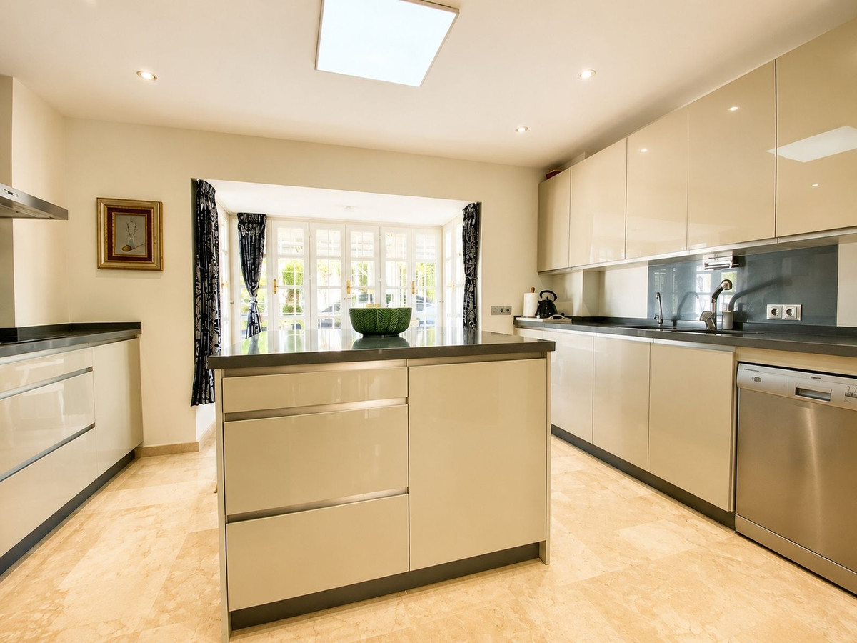 3 Bed Townhouse for sale in Benamara Costa Del Sol, Málaga, Spain