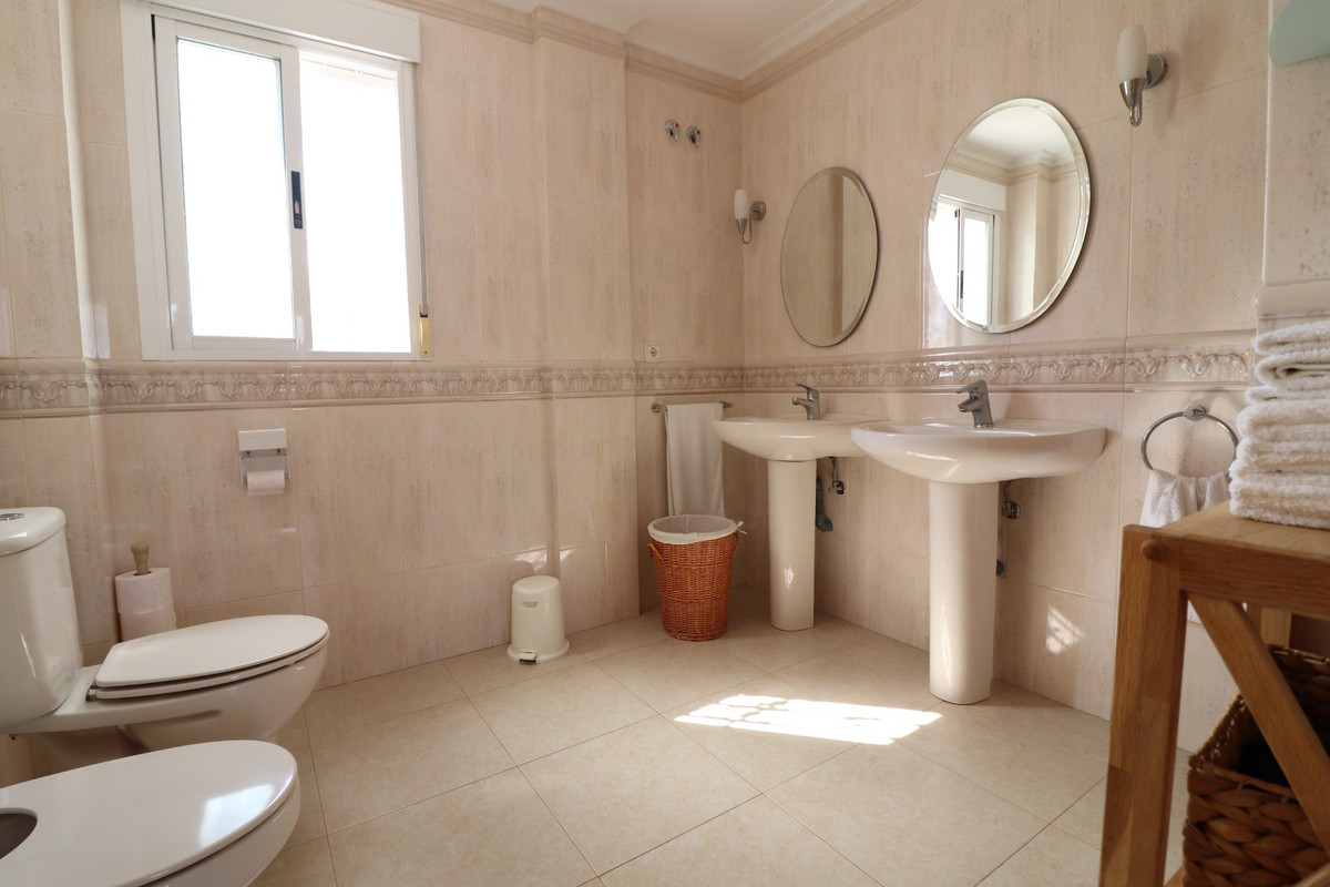 Se vende Villa - Chalet de 3 dormitorios en Costa Blanca, Alicante, España