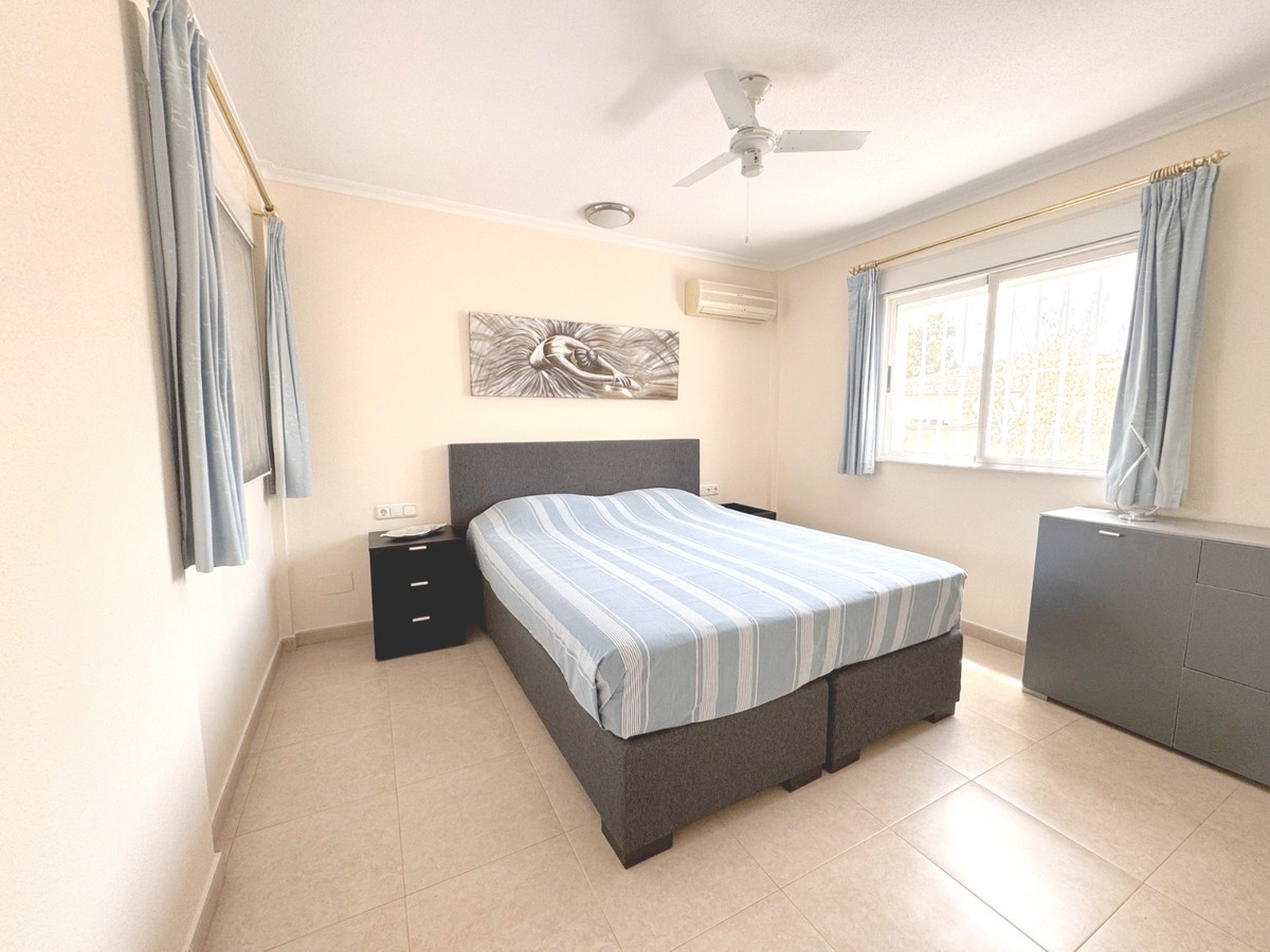Se vende Villa - Chalet de 3 dormitorios en Costa Blanca, Alicante, España
