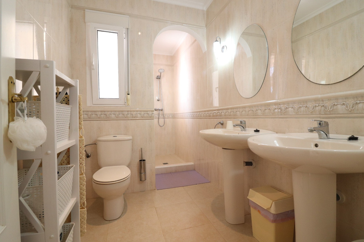 Se vende Villa - Chalet de 3 dormitorios en Costa Blanca, Alicante, España